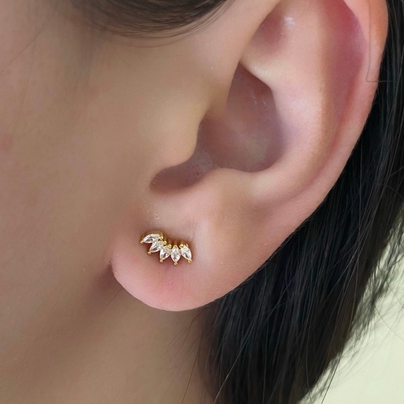 Sterling Silver Elegant Floral Stud Earrings,Minimalist Jewelry, - Picture 3 of 4